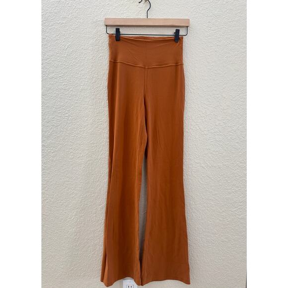 EUC Lululemon Align High-Rise Mini-Flared Pant | Size 6 - Picture 3 of 8